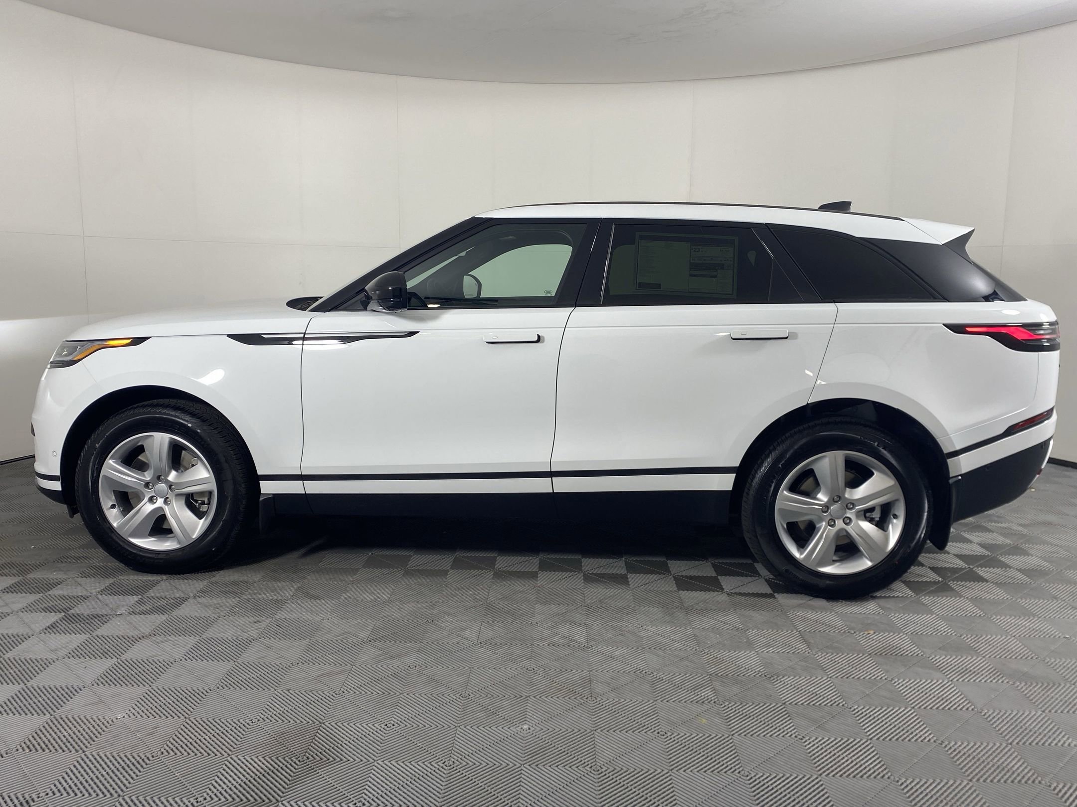 Used 2026 Land Rover Range Rover Velar S image 2