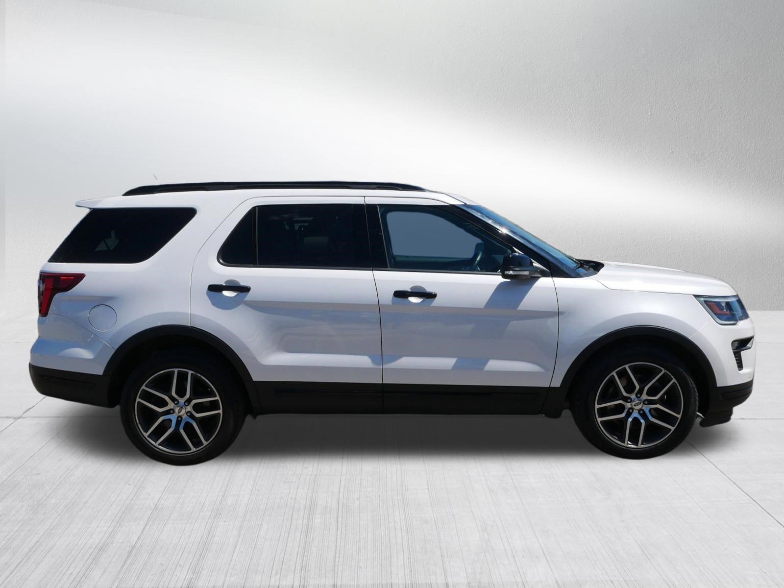 Used 2018 Ford Explorer Sport w/ Equipment Group 401A AWD/4WD image 8
