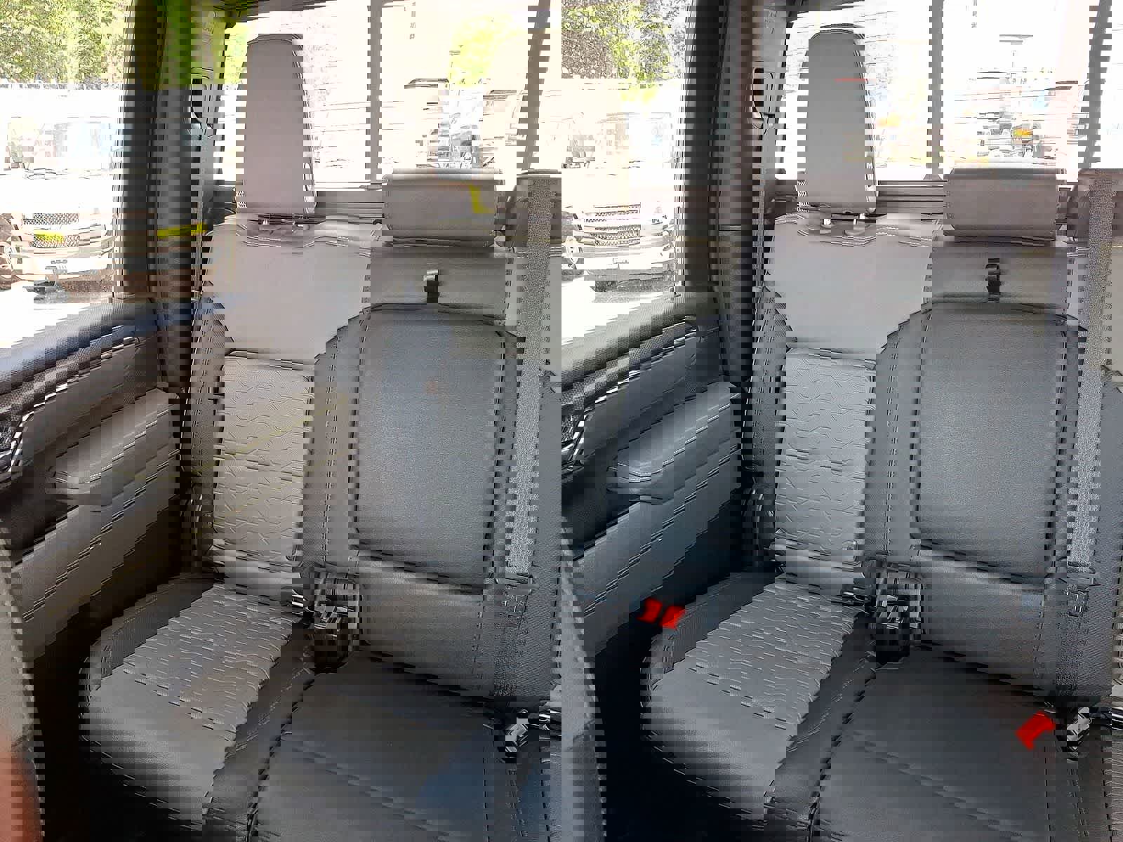 Used 2024 Chevrolet Silverado 2500 ZR2 w/ Technology Package AWD/4WD image 13