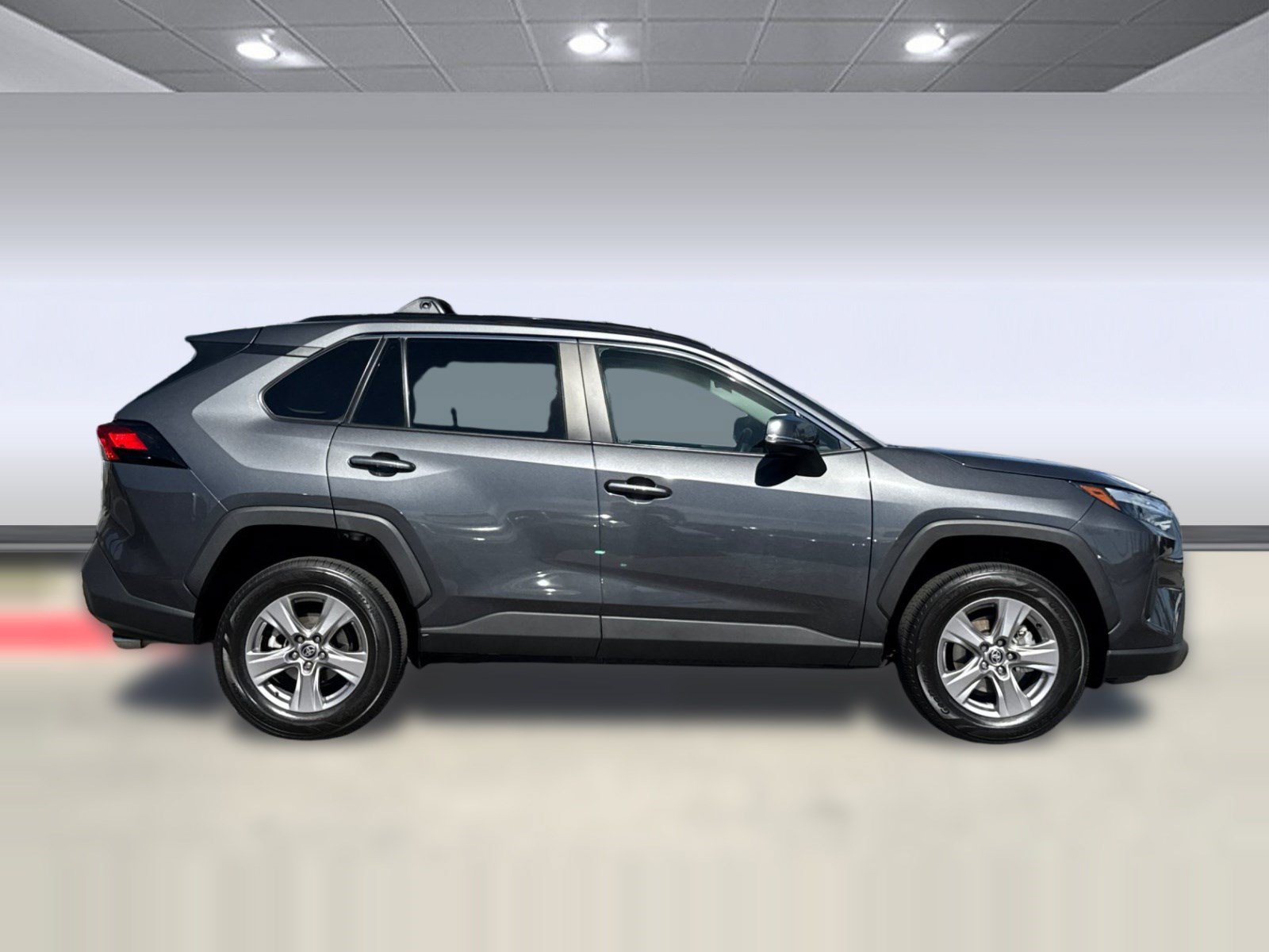 Used 2025 Toyota RAV4 XLE FWD image 8