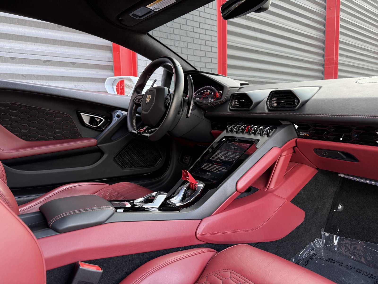 Used 2021 Lamborghini Huracan EVO image 18