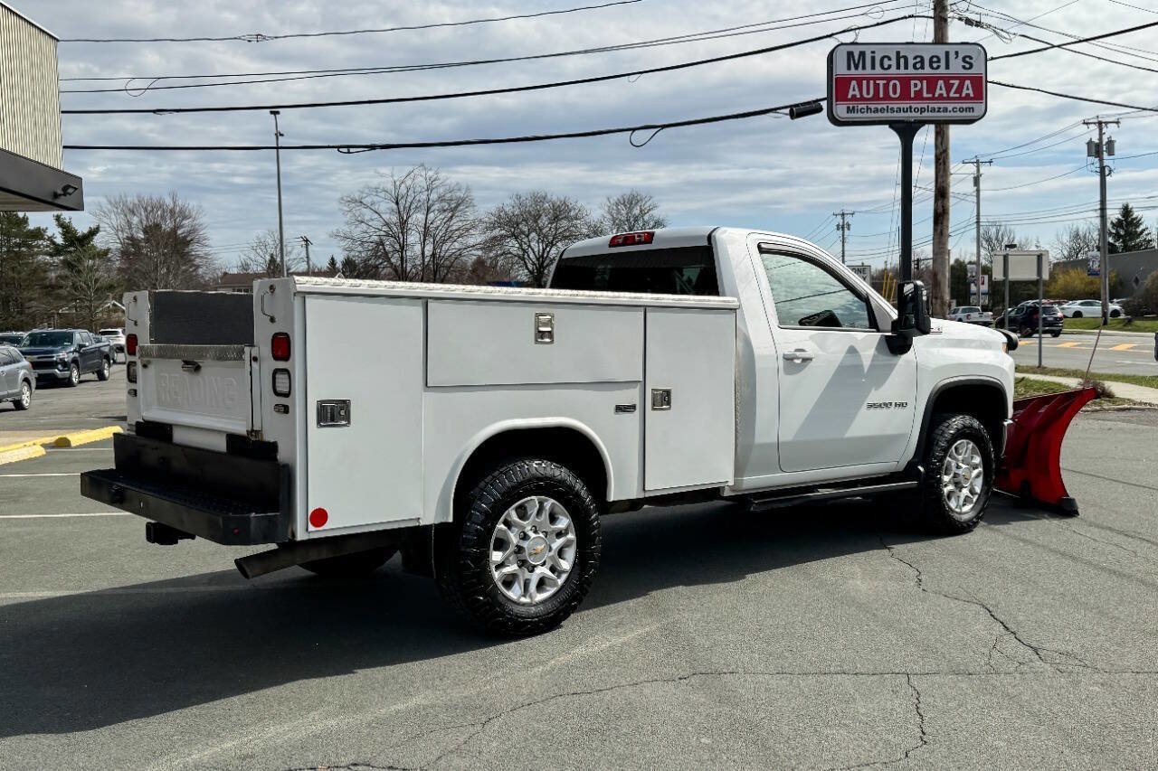 Used 2022 Chevrolet Silverado 3500 LT w/ Convenience Package image 4