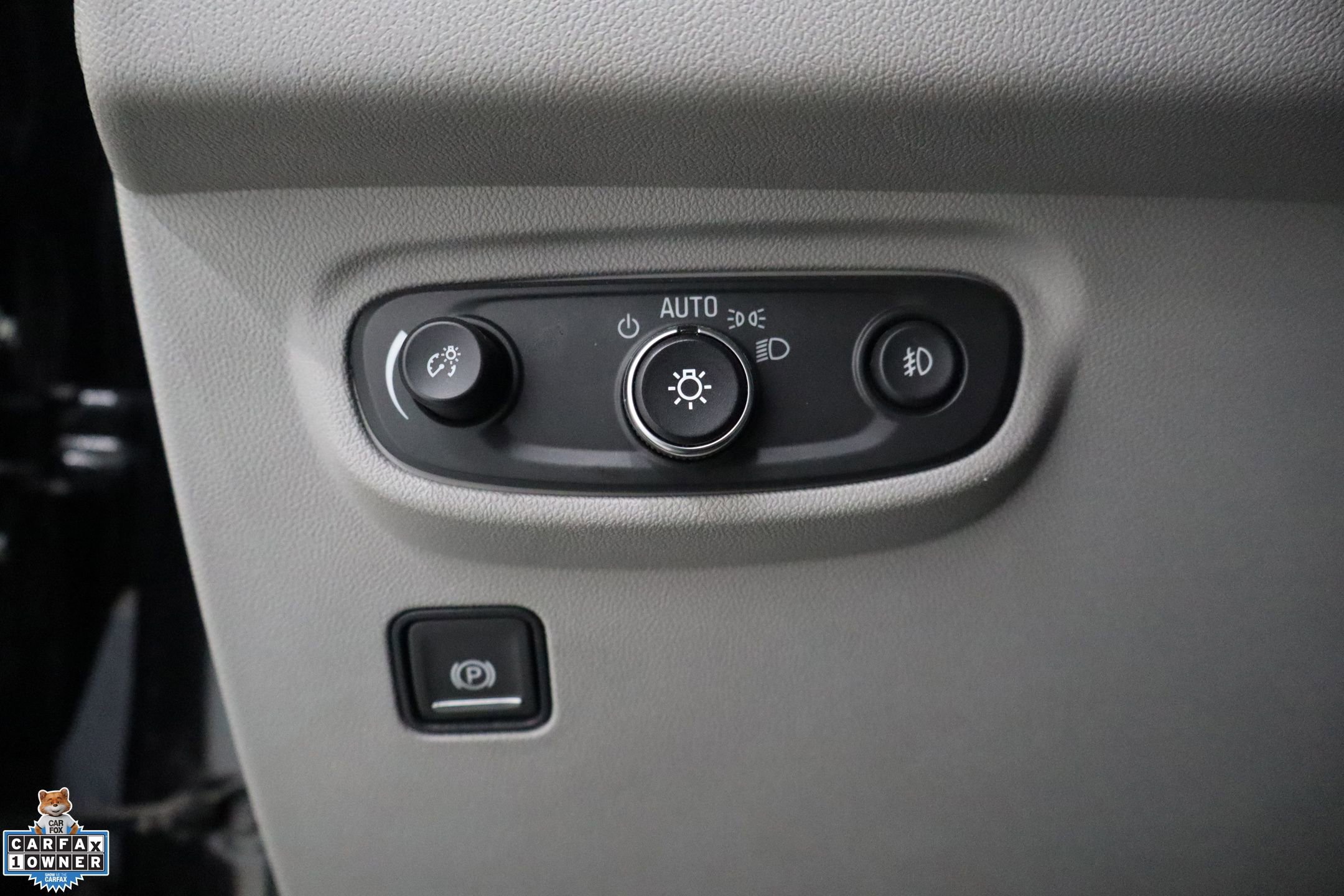 Used 2024 GMC Terrain SLT image 16