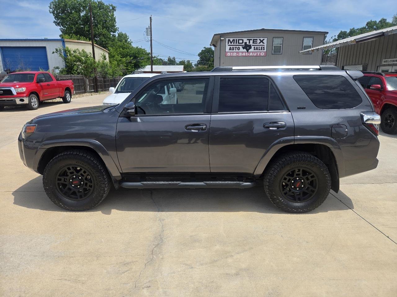 Used 2020 Toyota 4Runner SR5 Premium w/ Moonroof Package AWD/4WD image 5