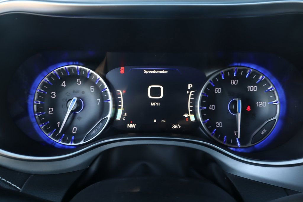 New 2026 Chrysler Pacifica Limited w/ Uconnect Theater Family Group image 4