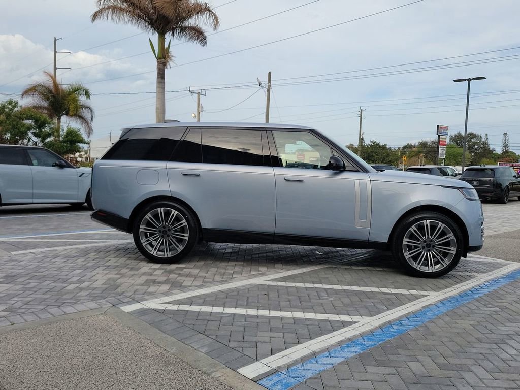 New 2026 Land Rover Range Rover Long Wheelbase Autobiography image 6