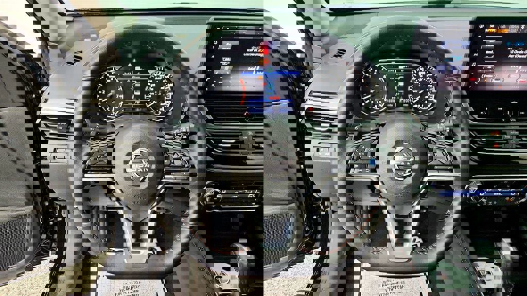 Used 2024 Nissan Altima 2.0 SR image 14