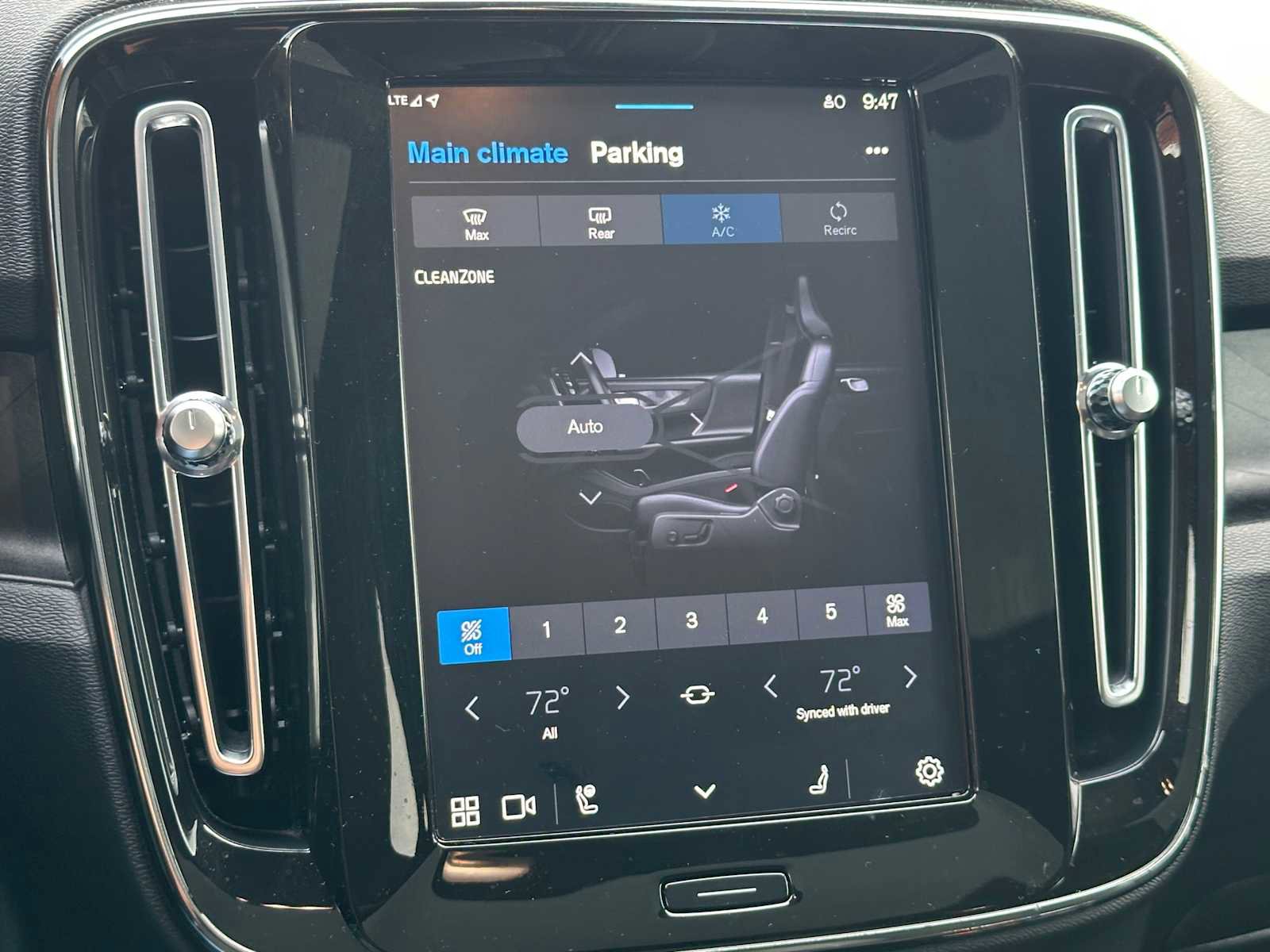 Certified 2023 Volvo C40 P8 Recharge Ultimate image 28