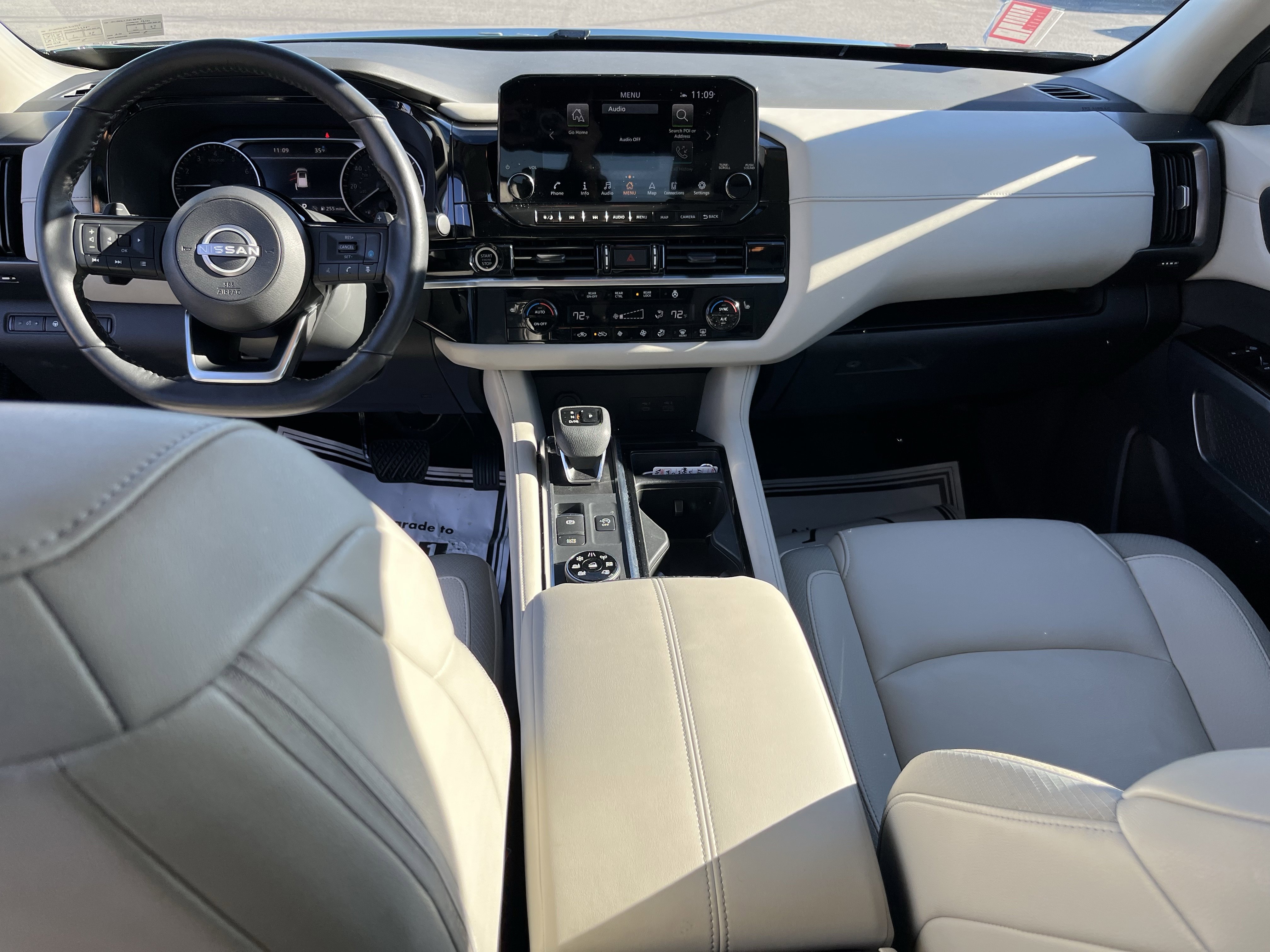 Used 2023 Nissan Pathfinder SL image 17