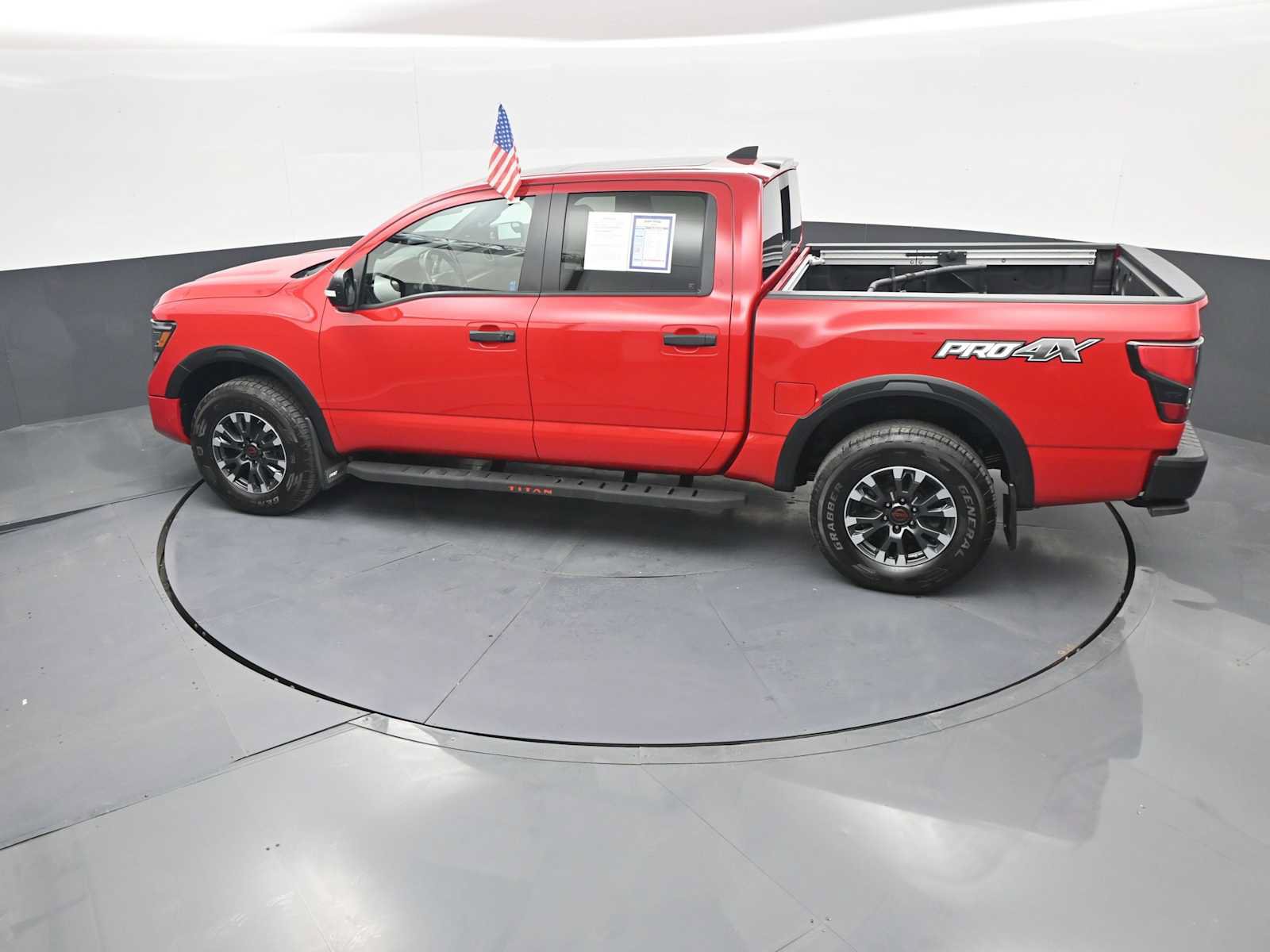 Used 2024 Nissan Titan PRO-4X w/ Pro-4x Convenience Package AWD/4WD image 30