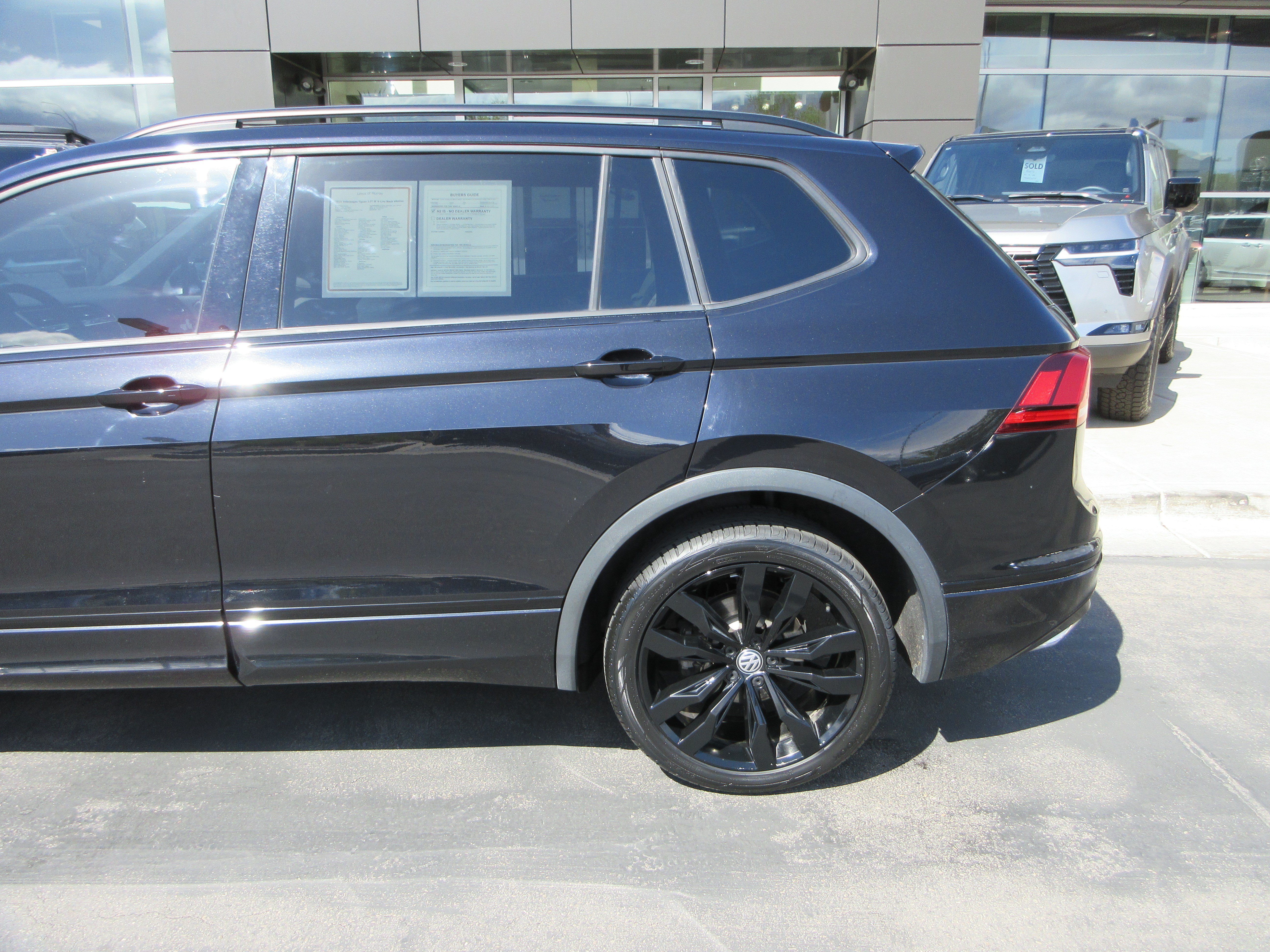 Used 2020 Volkswagen Tiguan SE R-Line AWD/4WD image 6