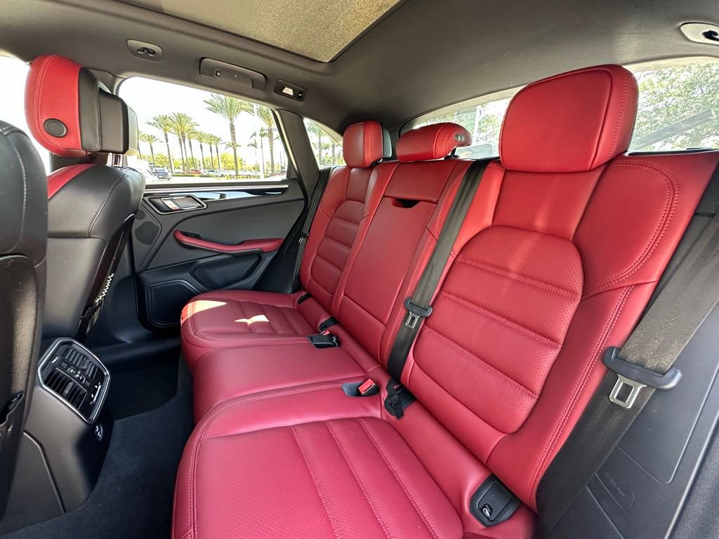 Certified 2023 Porsche Macan S image 38