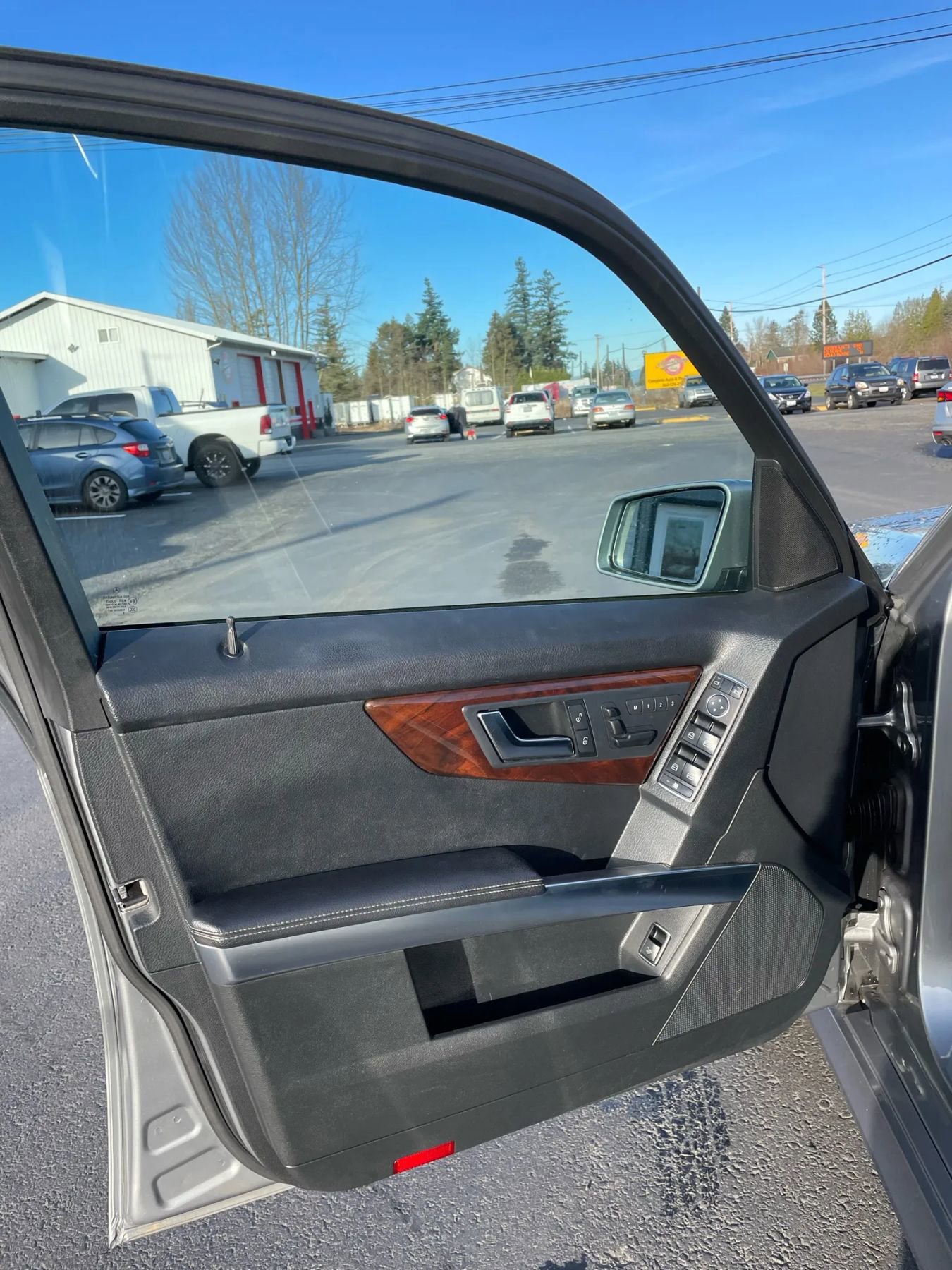 Used 2014 Mercedes-Benz GLK 350 4MATIC image 11