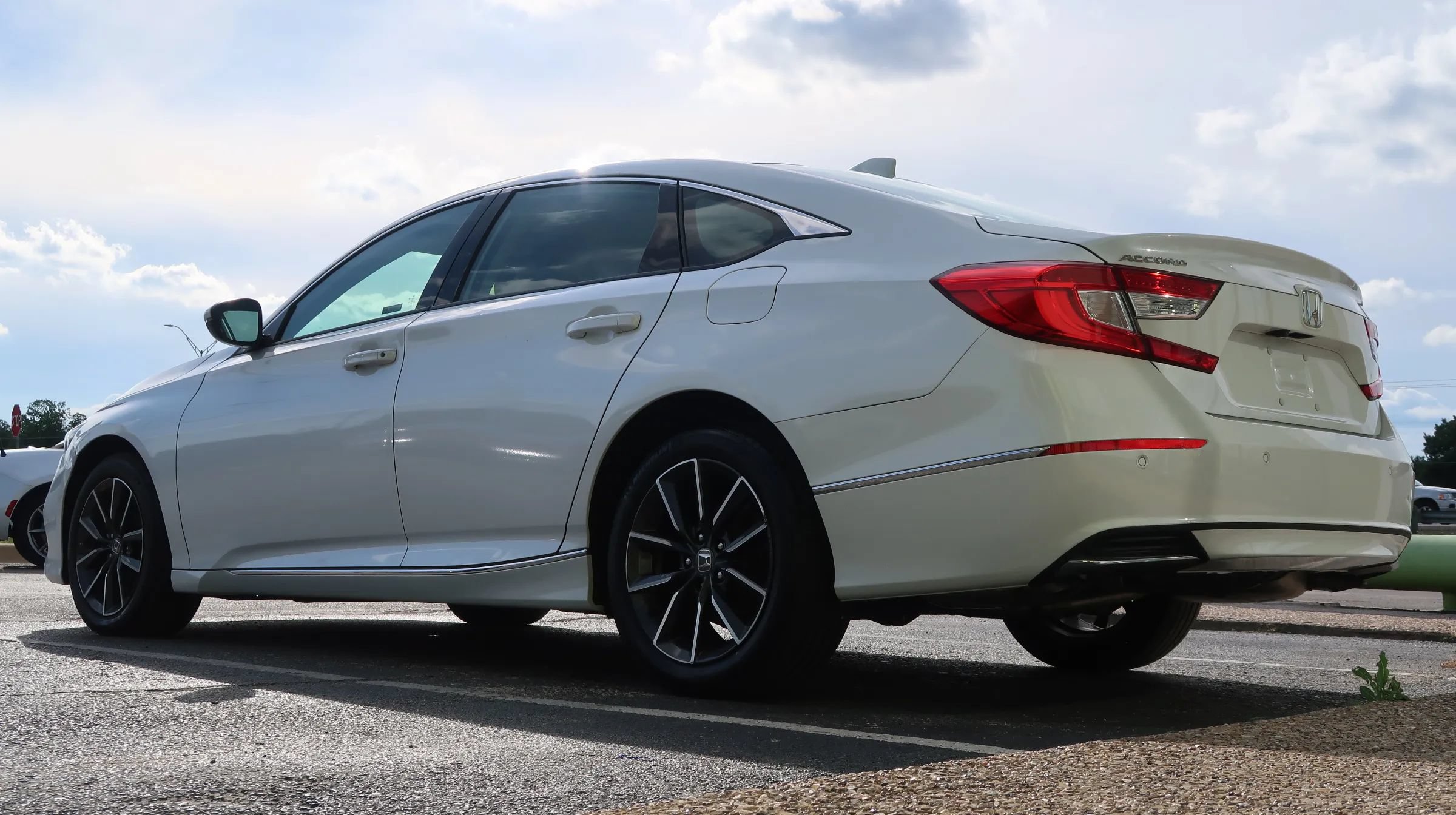 Used 2021 Honda Accord EX-L image 10
