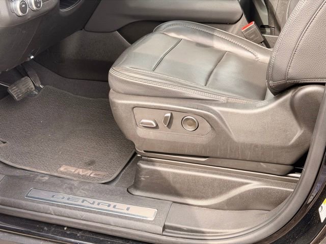 Used 2023 GMC Yukon Denali image 22