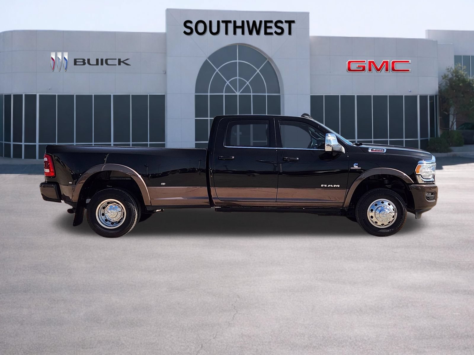 Used 2024 RAM 3500 Limited w/ Safety Group AWD/4WD image 7