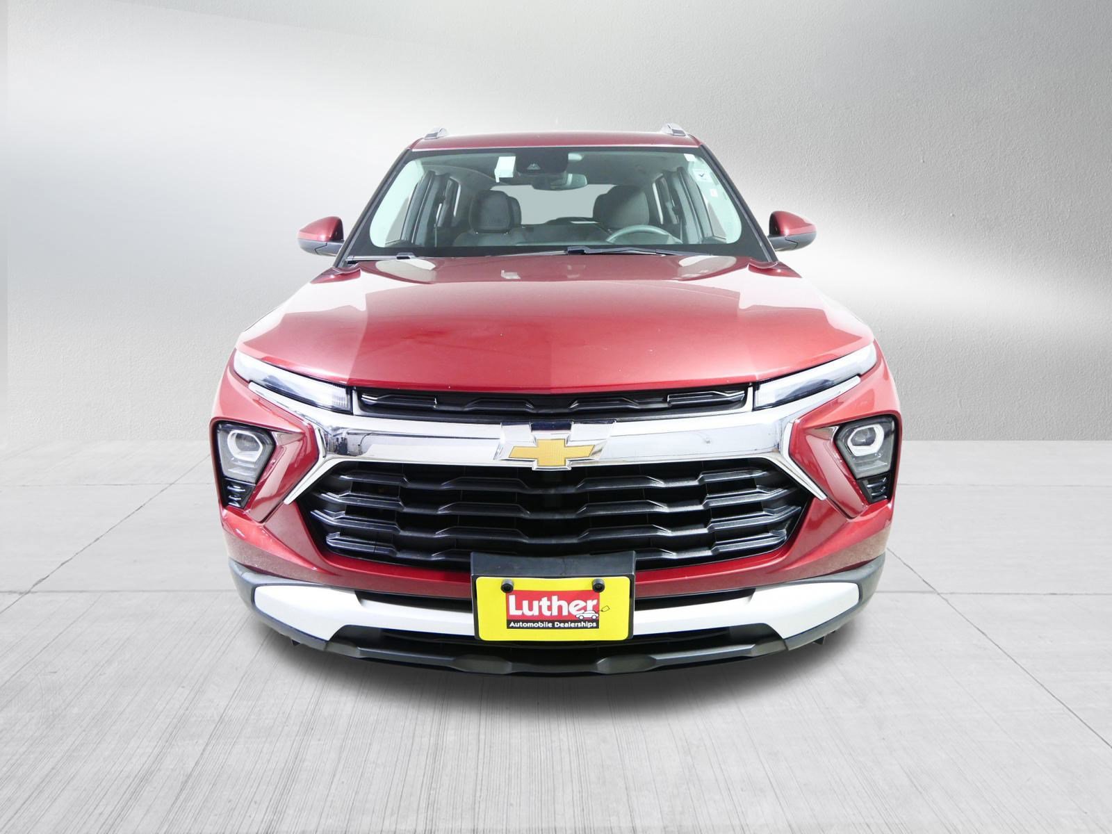 Used 2025 Chevrolet TrailBlazer LT image 2