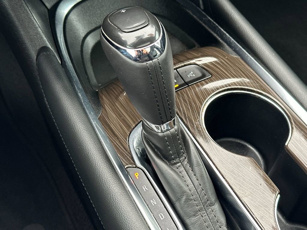 Used 2018 Chevrolet Malibu Premier w/ Premier Sun and Wheel Package image 39