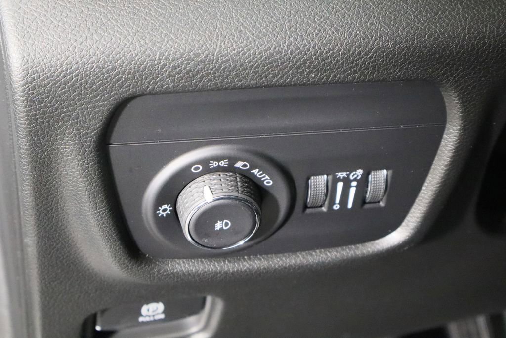 New 2025 Jeep Grand Cherokee Limited image 23