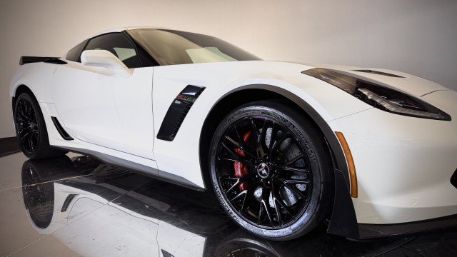 Used 2015 Chevrolet Corvette Z06 w/ 3LZ Preferred Equipment Group RWD image 20