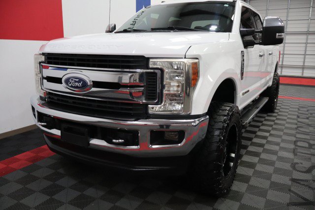 Used 2019 Ford F250 XLT w/ XLT Premium Package AWD/4WD image 4