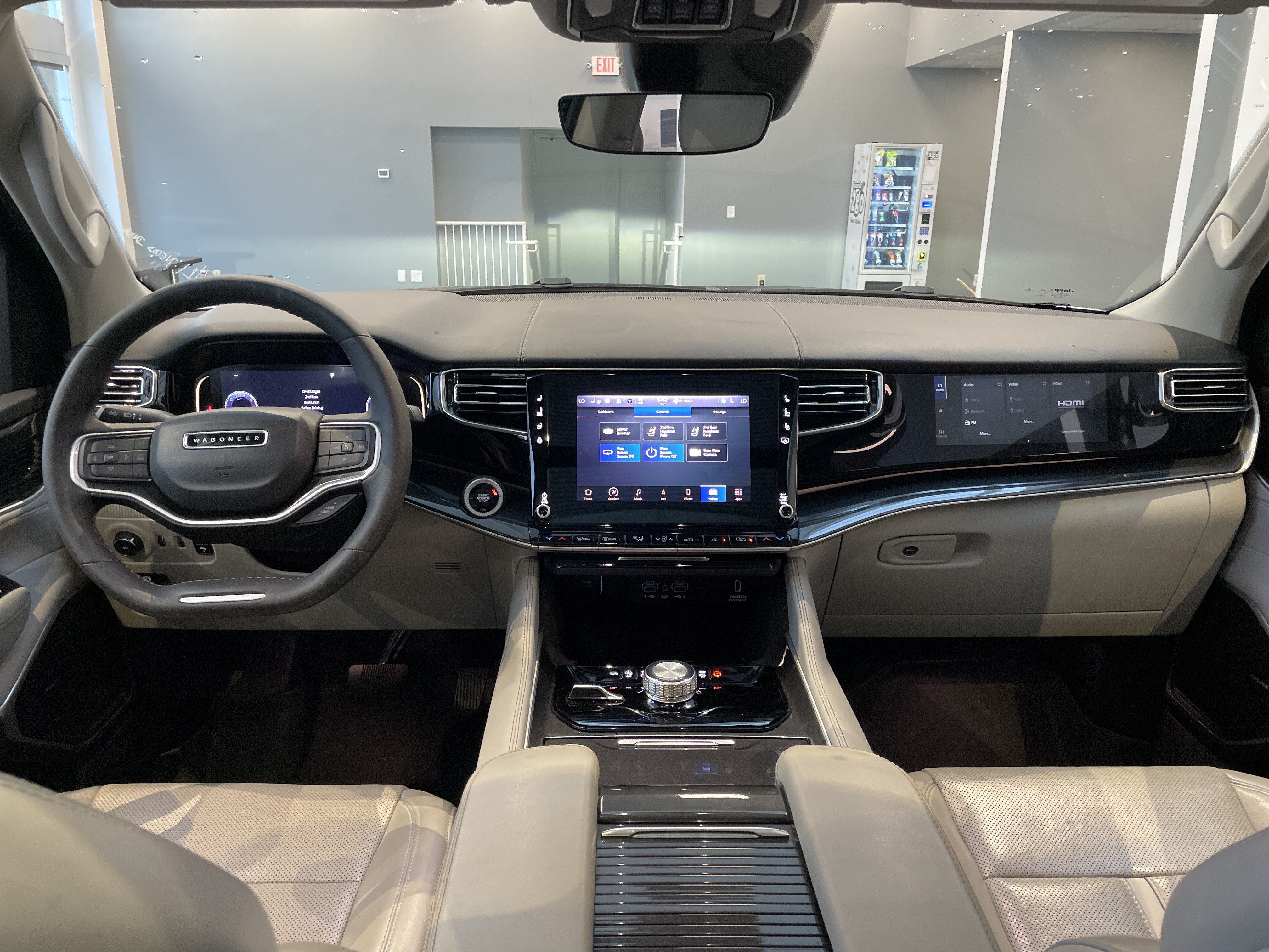 Used 2022 Jeep Wagoneer Series I w/ Premium Group I AWD/4WD image 33