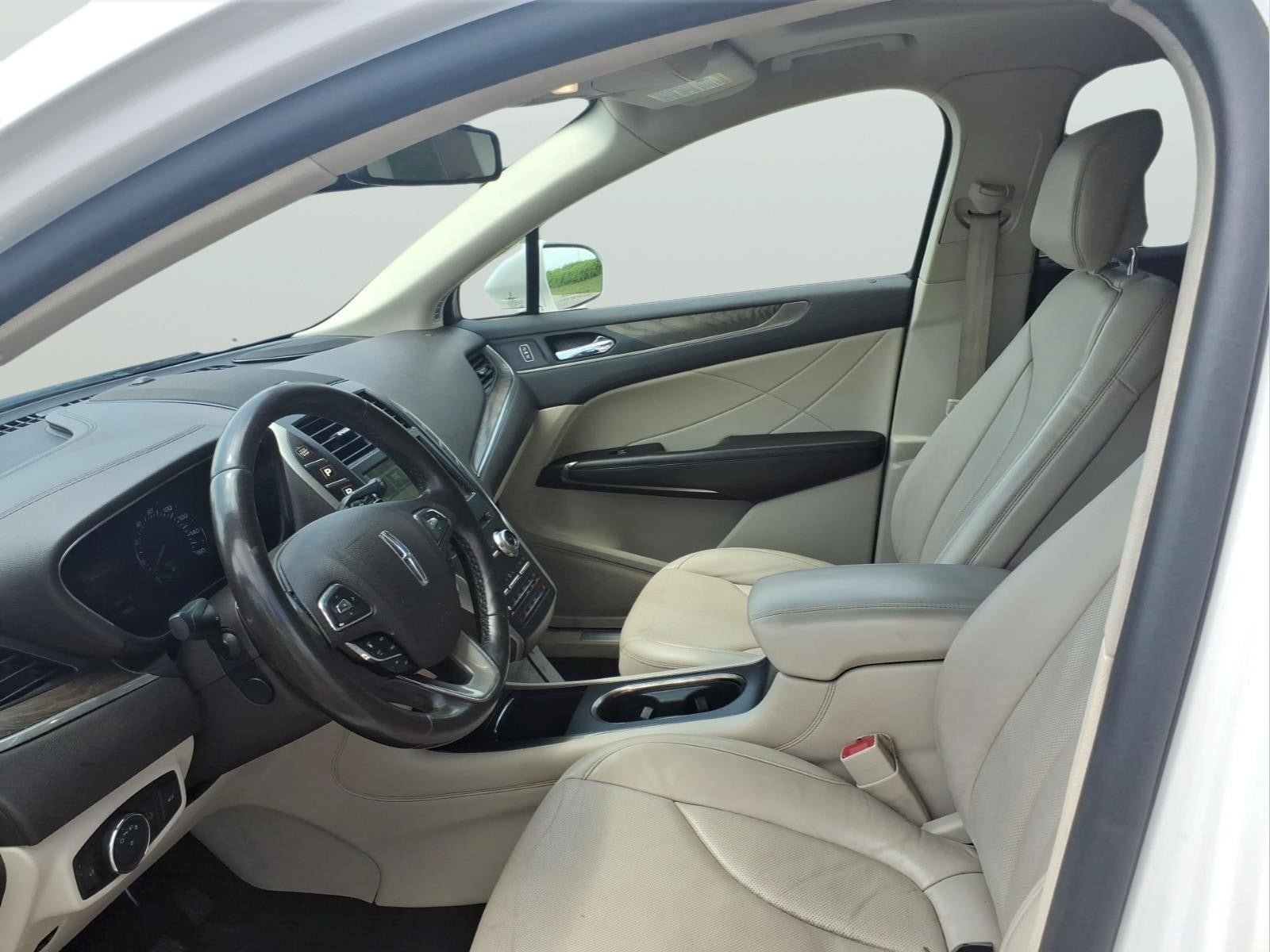 Used 2019 Lincoln MKC Reserve w/ MKC Climate Package FWD image 10