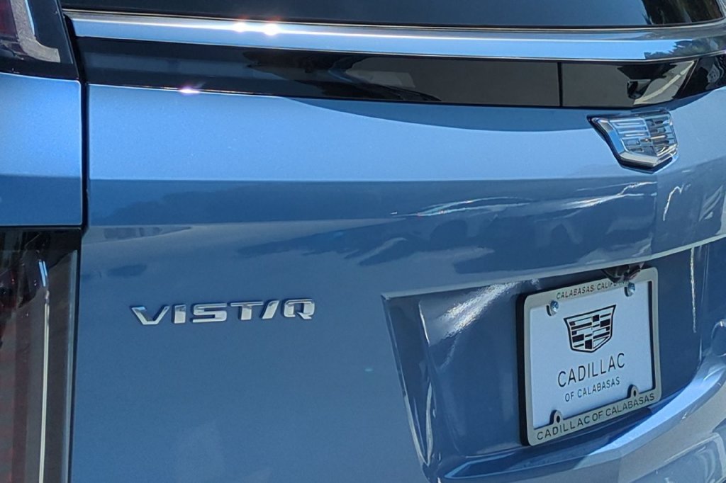 New 2027 Cadillac Vistiq Luxury w/ LPO, Floor Liner Package AWD/4WD image 19