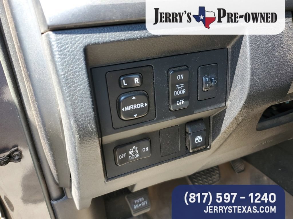 Used 2014 Toyota Tundra SR5 w/ SR5 Upgrade Package AWD/4WD image 11