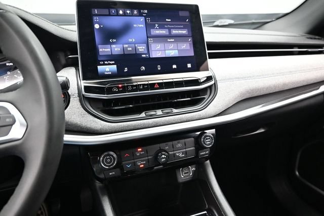 Certified 2024 Jeep Compass Latitude AWD/4WD image 41