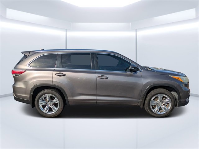 Used 2015 Toyota Highlander Limited image 2
