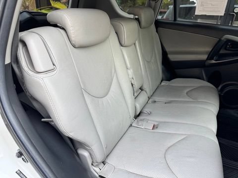 Used 2011 Toyota RAV4 Limited AWD/4WD image 21