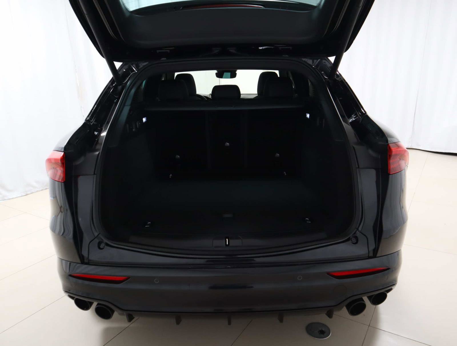 New 2025 Maserati Grecale Modena image 11