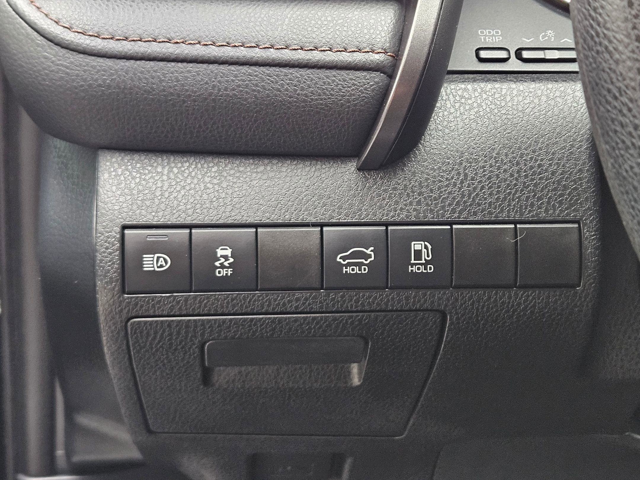 Used 2020 Toyota Camry LE image 19