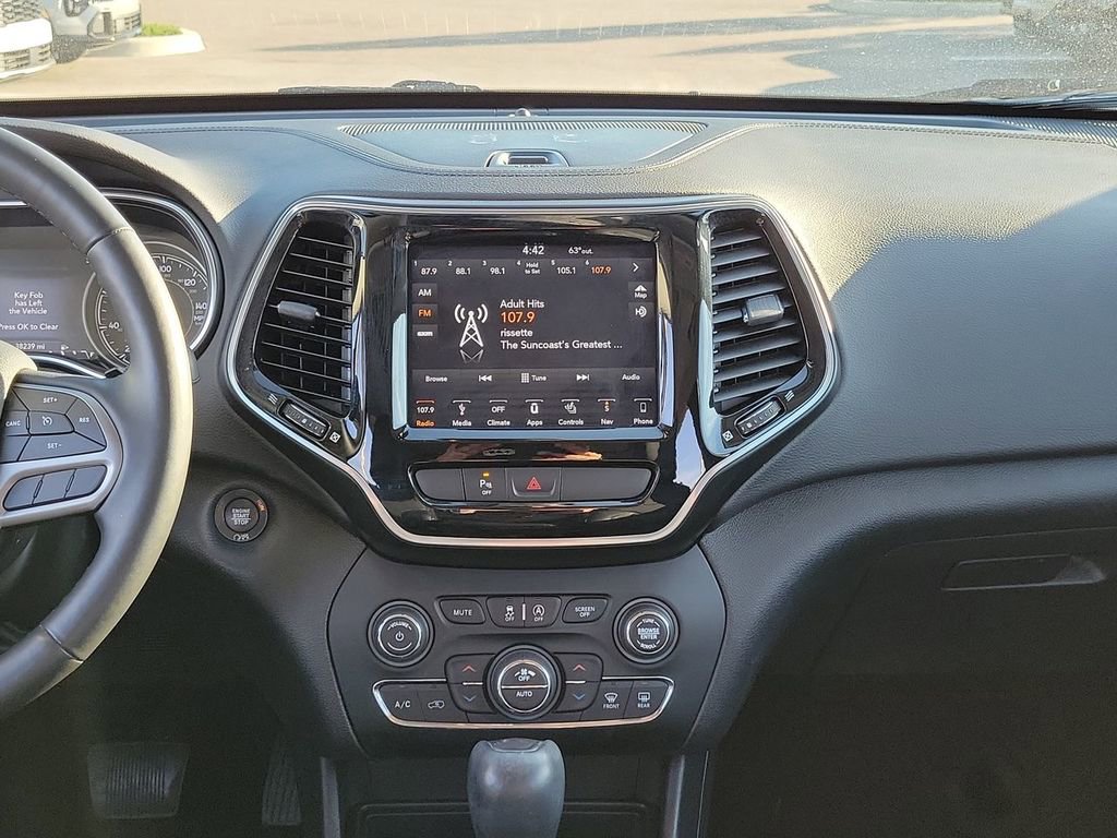 Used 2019 Jeep Cherokee Limited image 18