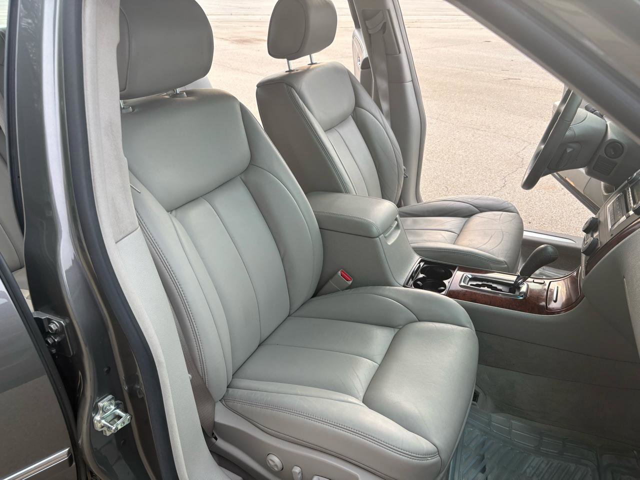 Used 2006 Cadillac DTS FWD image 41