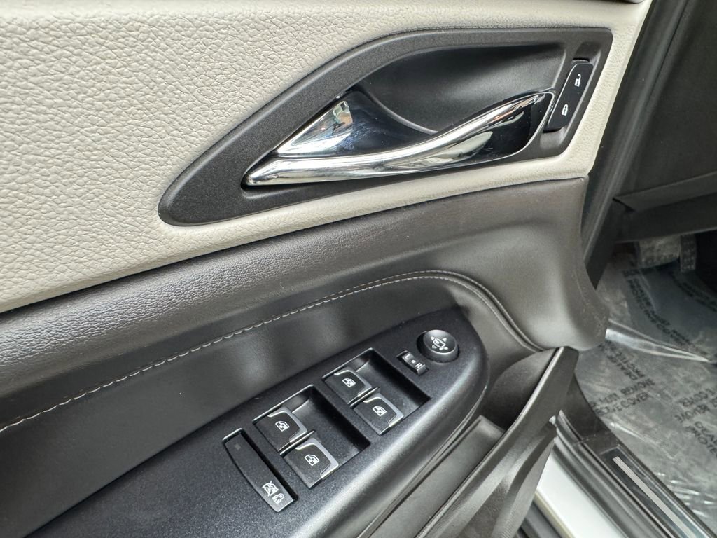 Used 2016 Cadillac SRX Luxury image 11