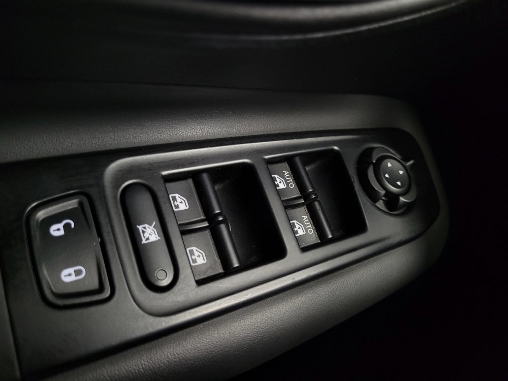 Used 2020 Jeep Renegade Altitude FWD image 27