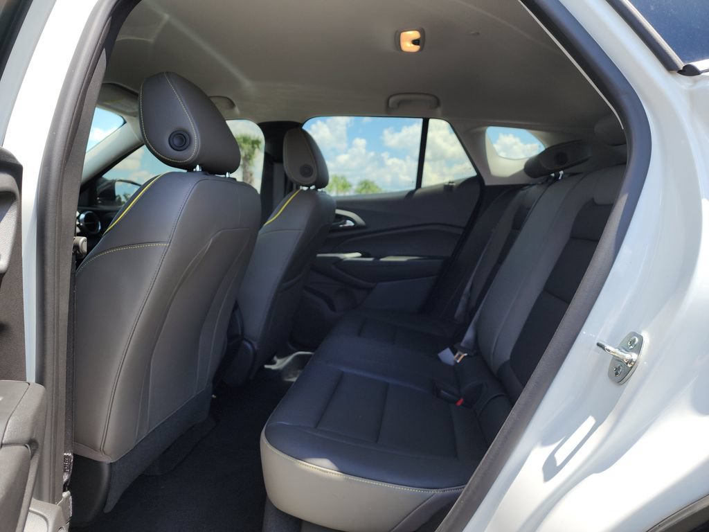 Certified 2025 Chevrolet Trax ACTIV w/ Driver Confidence Package FWD image 15