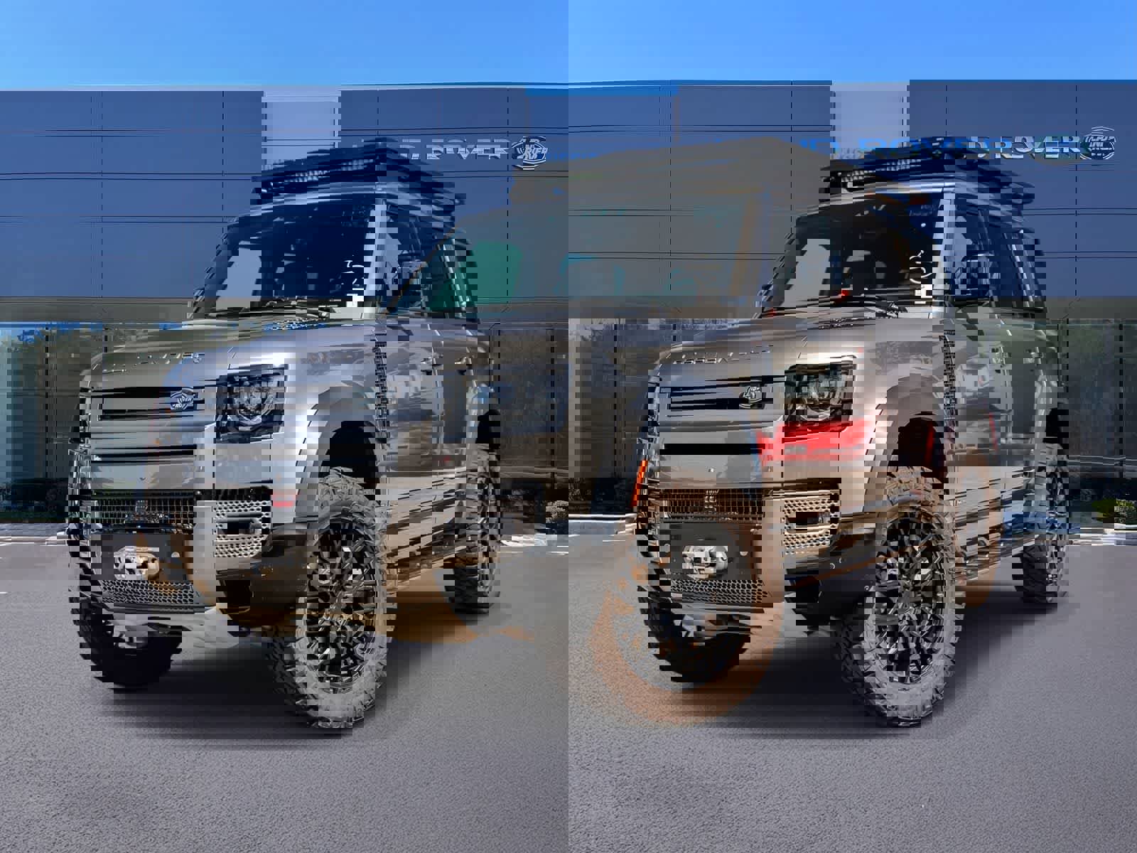 Used 2021 Land Rover Defender 110 X-Dynamic HSE AWD/4WD image 1