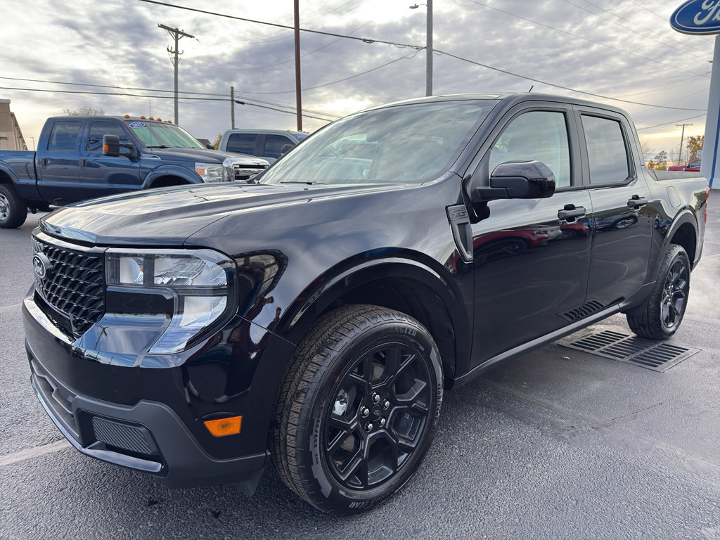 New 2025 Ford Maverick XLT w/ XLT Luxury Package image 4