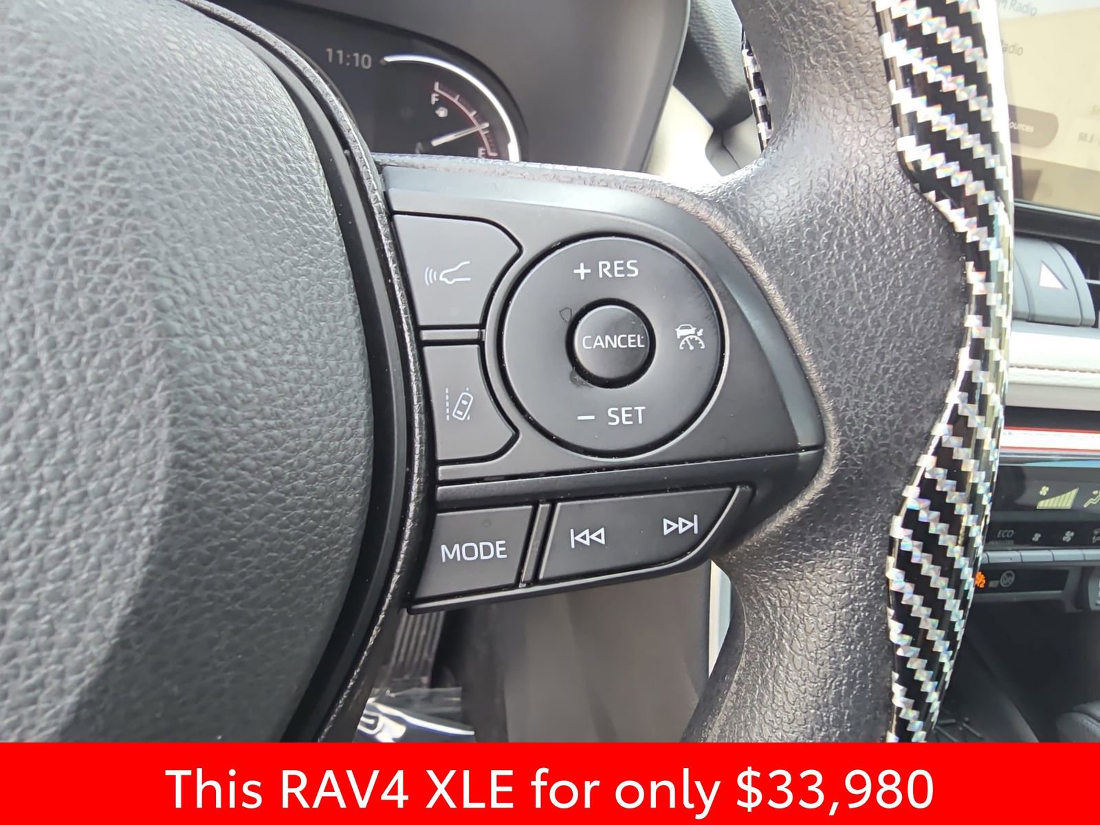 Used 2025 Toyota RAV4 XLE FWD image 23