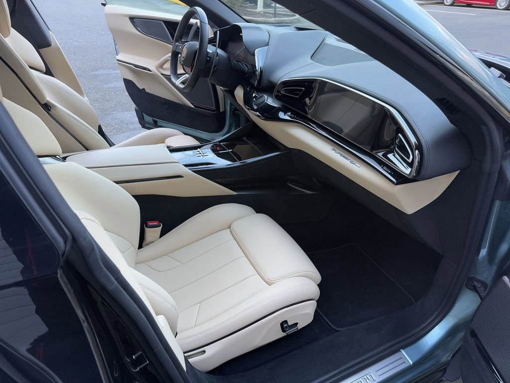 Used 2023 Ferrari Purosangue image 32