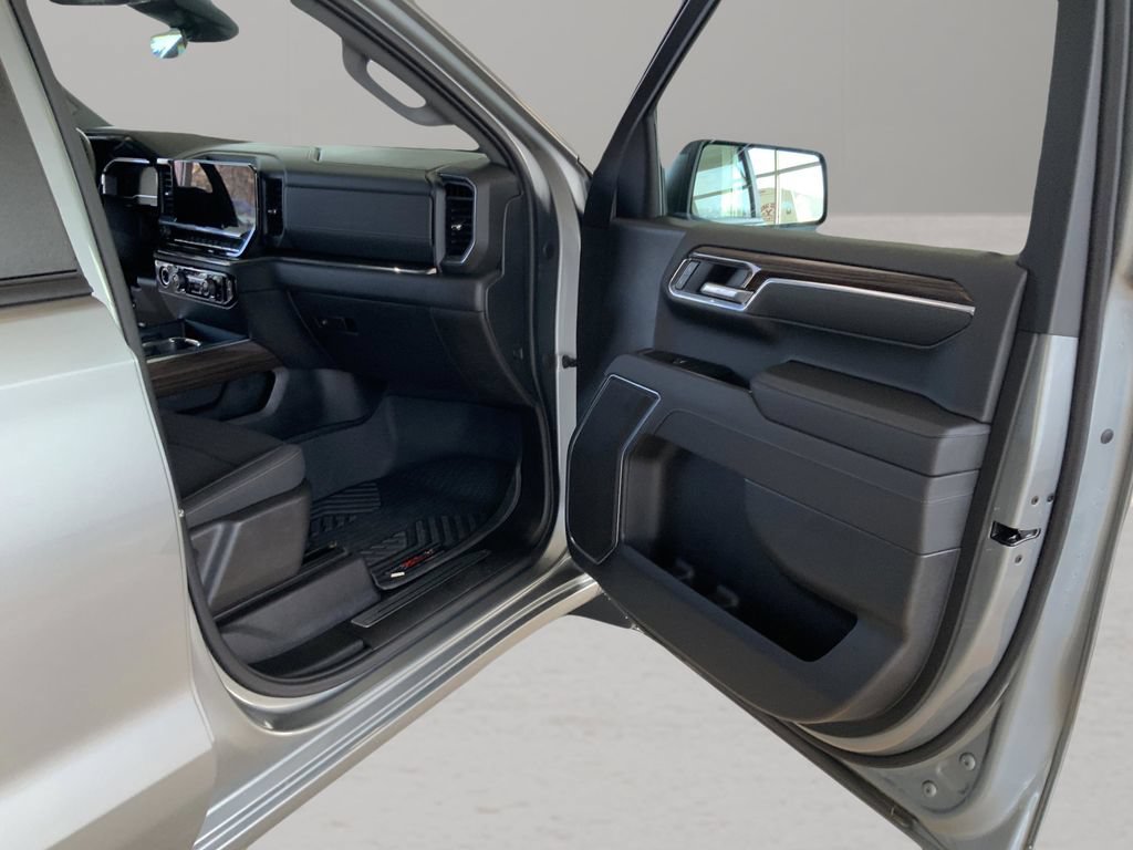 Used 2023 Chevrolet Silverado 1500 RST AWD/4WD image 29