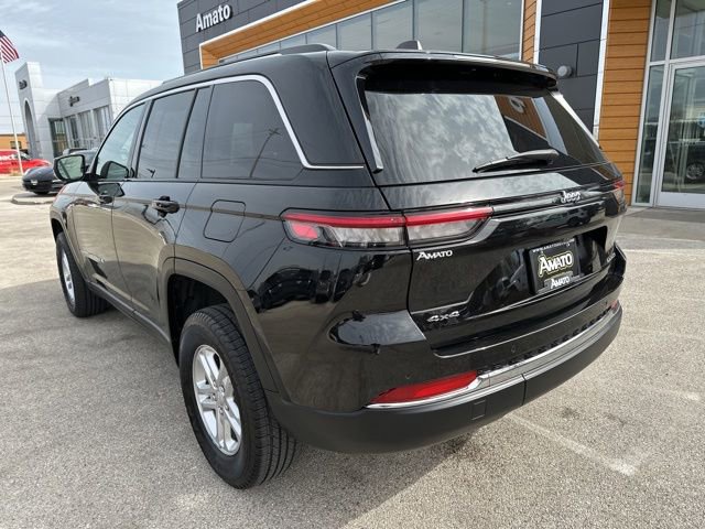 Used 2023 Jeep Grand Cherokee Laredo image 43