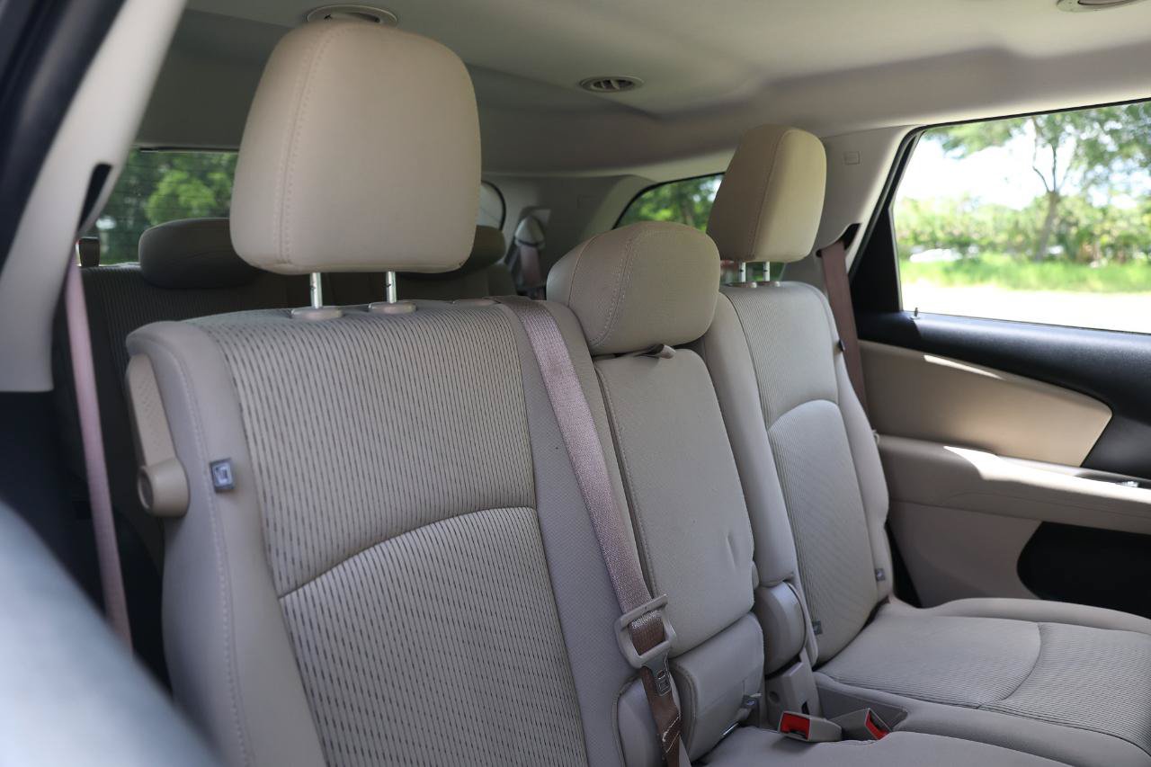 Used 2017 Dodge Journey SXT w/ Comfort/Convenience Group FWD image 14