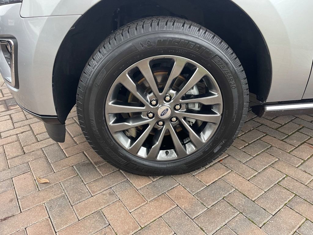 Used 2021 Ford Expedition Max Limited image 10