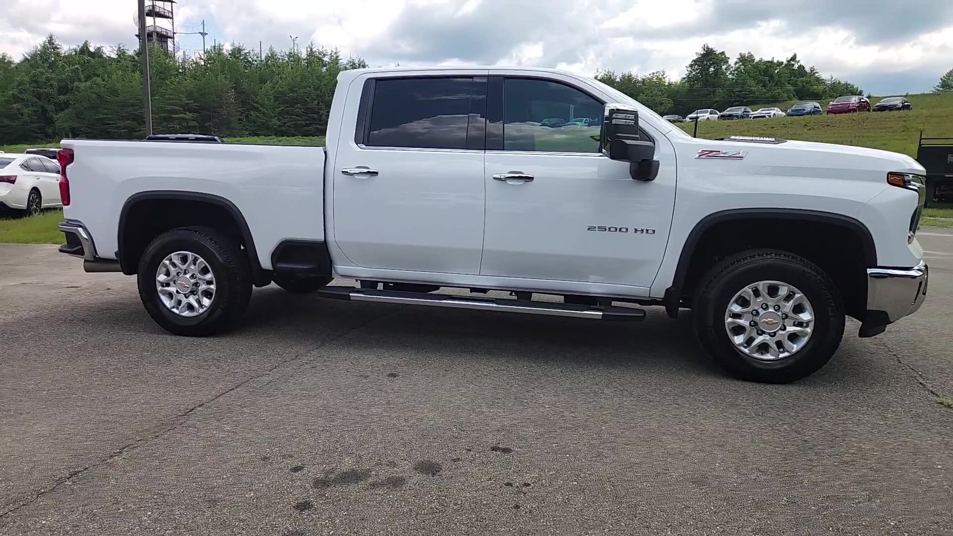 Used 2024 Chevrolet Silverado 2500 LTZ w/ LTZ Convenience Package AWD/4WD image 16