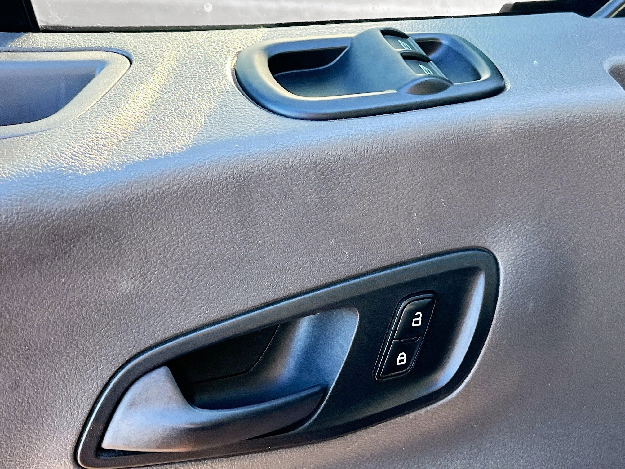 Used 2020 Ford Transit 250 Medium Roof image 16