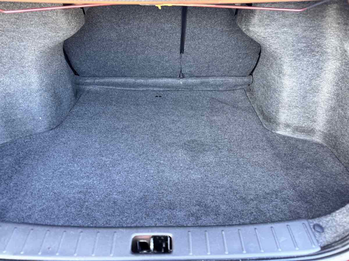 Used 2018 Nissan Versa SV FWD image 26